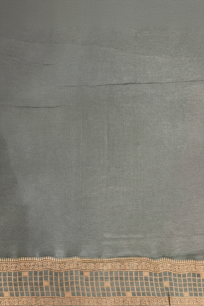 Elegant Rama Green Banarasi Saree with Gold Woven Motifs